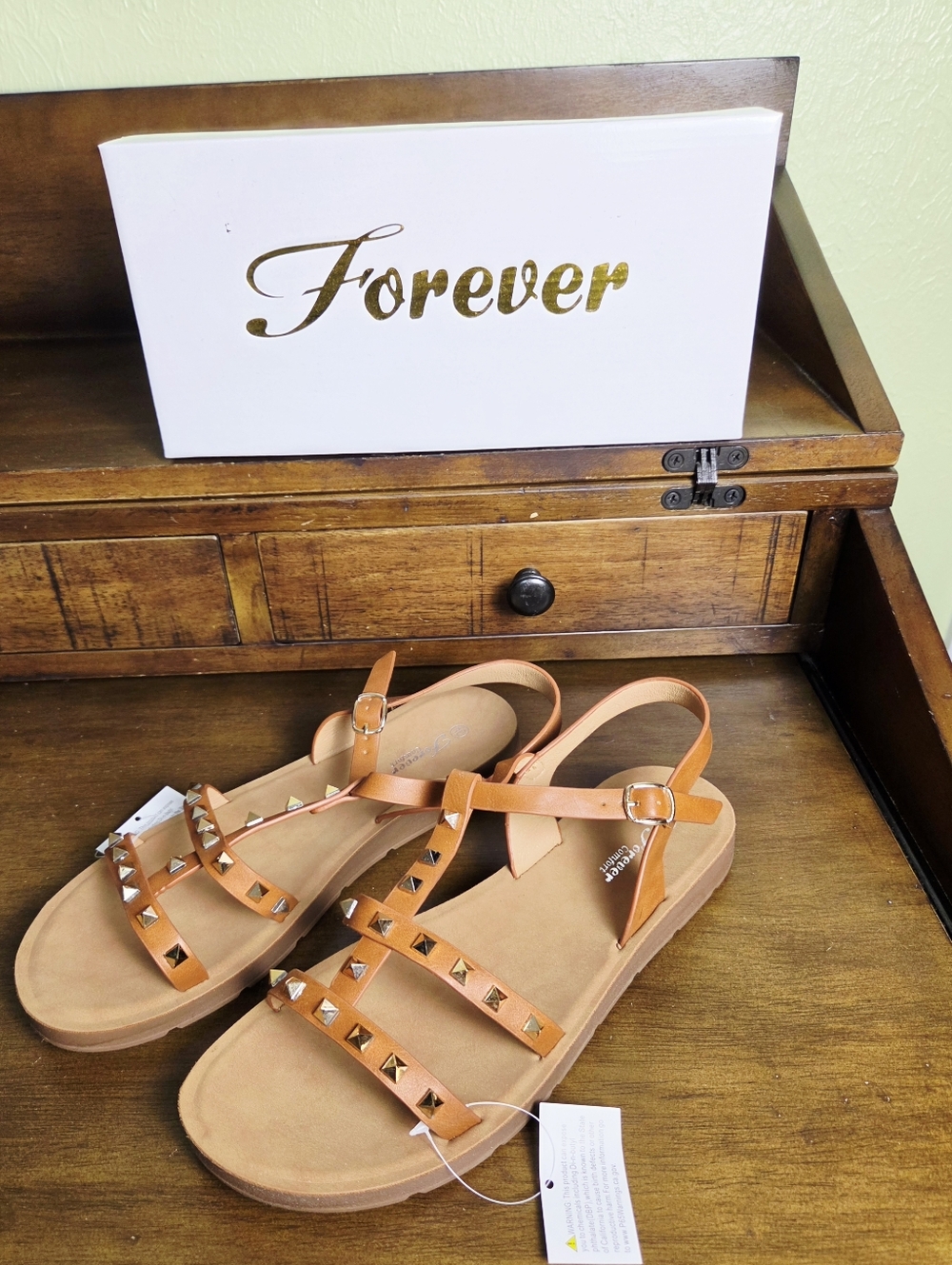 Forever 21 Tan Rebound-Gold Stud T-Strap Sandals, Size 10, NIB - Picture 4 of 6
